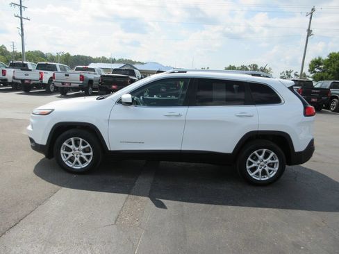 Used 2015 Jeep Cherokee Latitude w/ Cold Weather Group FWD image 10