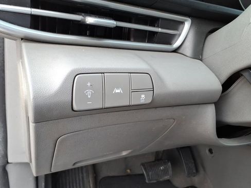 Used 2023 Hyundai Elantra SEL image 16