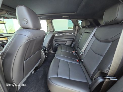 Used 2024 Cadillac XT5 Premium Luxury w/ Technology Package image 14
