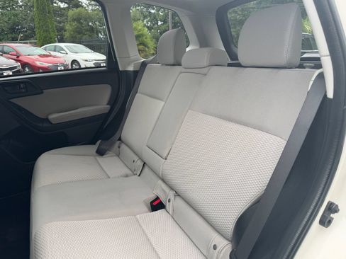 Used 2014 Subaru Forester 2.5i Premium w/ Popular Package #2 AWD/4WD image 16