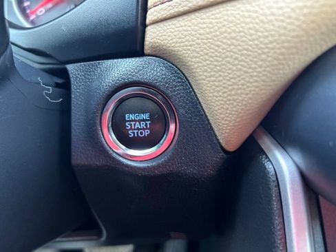 Used 2021 Toyota RAV4 XLE FWD image 18