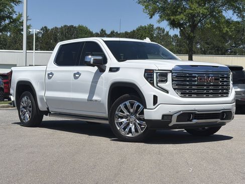 Used 2023 GMC Sierra 1500 Denali w/ Denali Reserve Package AWD/4WD image 2