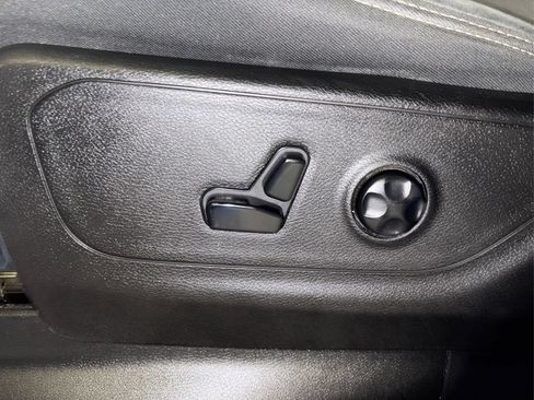 Used 2019 RAM 1500 Big Horn AWD/4WD image 32