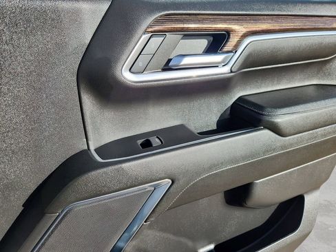 Used 2023 GMC Sierra 1500 SLE image 16