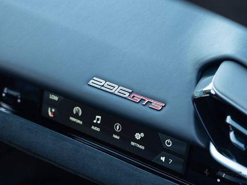 Used 2023 Ferrari 296 GTS RWD image 17