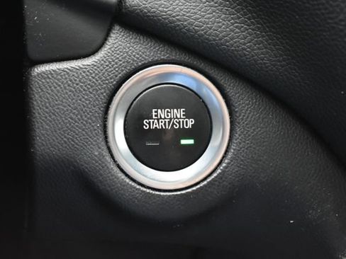 Used 2018 Chevrolet Equinox LT FWD image 24
