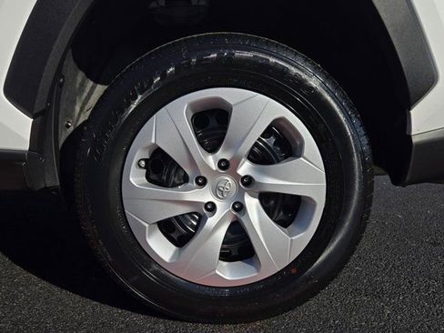 Used 2024 Toyota RAV4 LE image 32