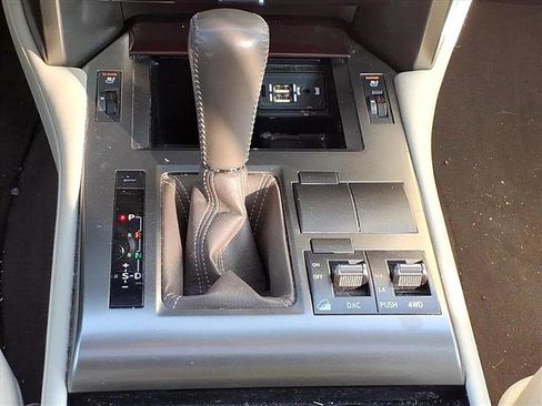 Used 2019 Lexus GX 460 image 29