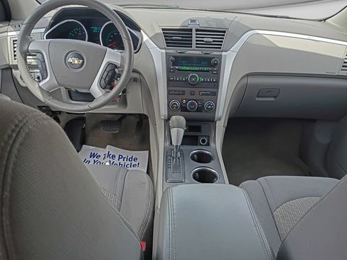 Used 2012 Chevrolet Traverse LT FWD image 22