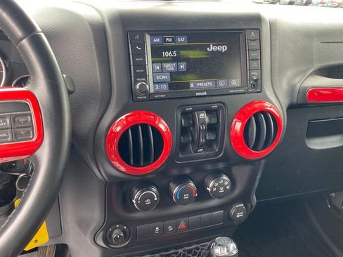Used 2015 Jeep Wrangler Unlimited Sport w/ Quick Order Package 24S AWD/4WD image 9