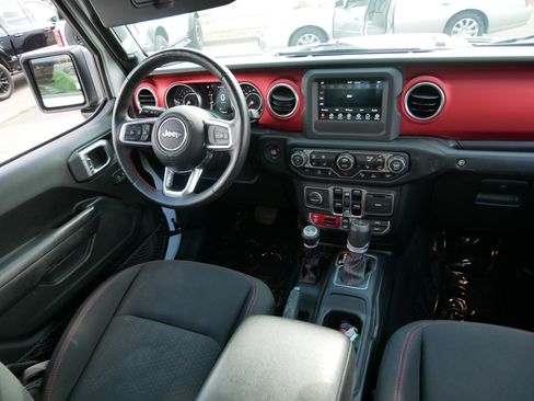 Used 2020 Jeep Gladiator Rubicon w/ Safety Group AWD/4WD image 9