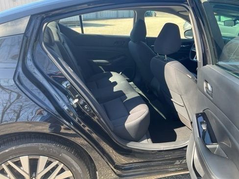 Used 2023 Nissan Altima 2.5 SV FWD image 40