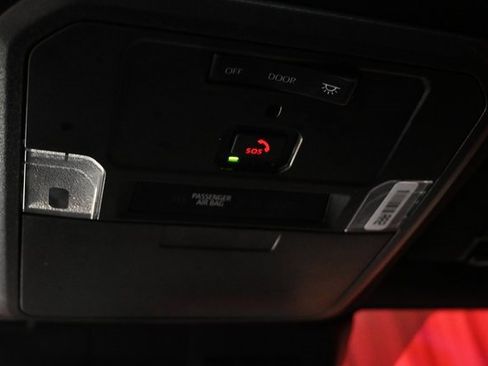 Used 2024 Toyota Tacoma TRD Off-Road image 16