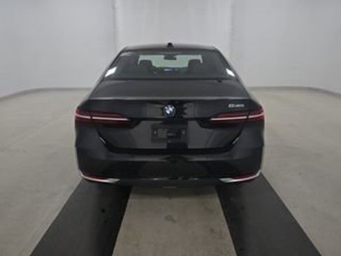 Used 2024 BMW 530i image 9