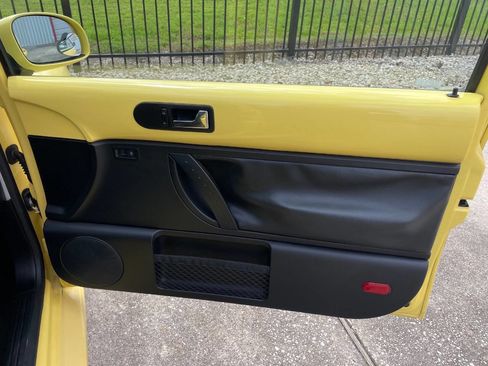 Used 2009 Volkswagen Beetle Coupe image 17