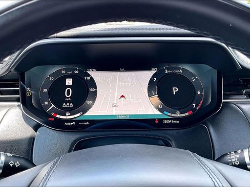 Used 2025 Land Rover Range Rover Sport SE AWD/4WD image 13