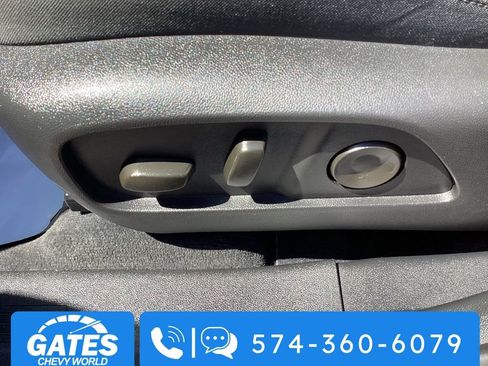 Used 2025 Chevrolet Equinox LT w/ Convenience Package II AWD/4WD image 16