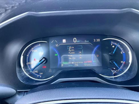 Used 2024 Toyota RAV4 SE w/ Convenience Package image 26