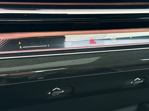 Used 2025 BMW 540i xDrive image 21