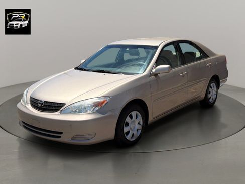 Used 2004 Toyota Camry LE FWD image 1