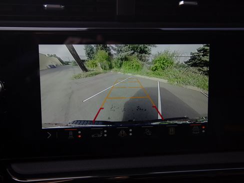 Used 2024 GMC Sierra 2500 AT4 w/ Technology Package AWD/4WD image 33