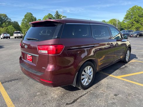Used 2017 Kia Sedona EX FWD image 6