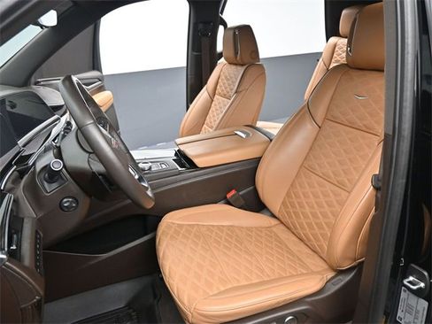 Used 2024 Cadillac Escalade Sport w/ LPO, ONYX Package image 11