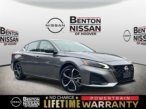 Used 2024 Nissan Altima 2.5 SR image 1