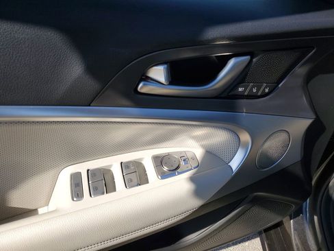 Used 2025 Genesis G70 2.5T w/ Sport Prestige Package image 18