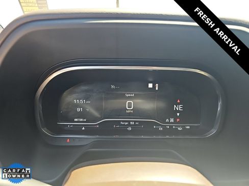 Used 2022 GMC Yukon XL SLT w/ SLT Luxury Package AWD/4WD image 2