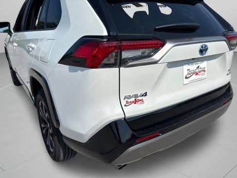 Used 2023 Toyota RAV4 XSE AWD/4WD image 33