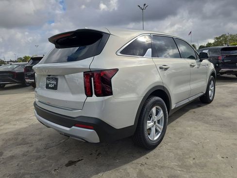 New 2026 Kia Sorento LX FWD image 8