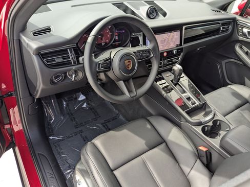 New 2026 Porsche Macan image 4