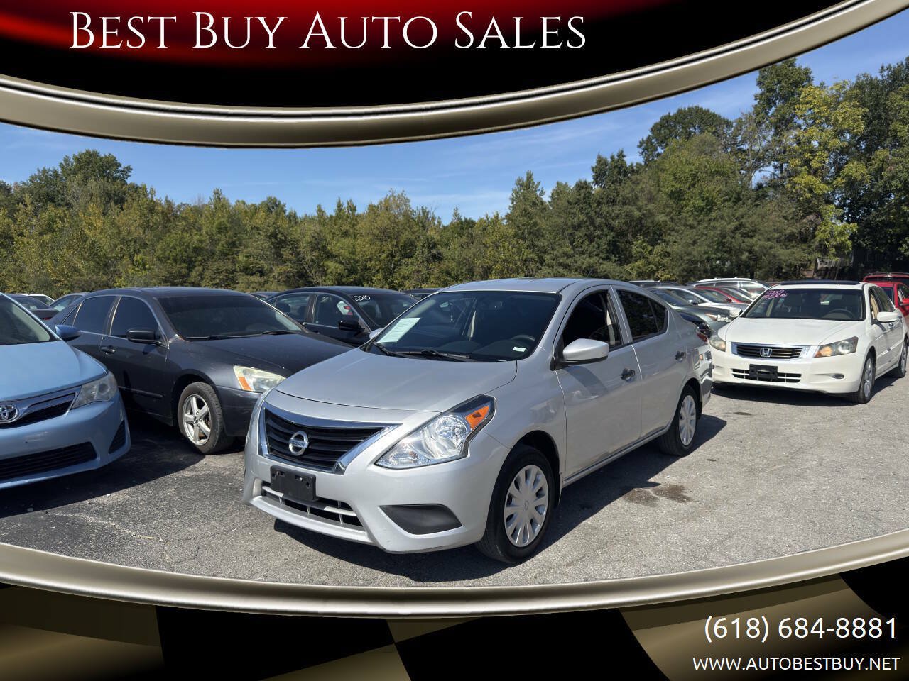 Used 2016 Nissan Versa S FWD image 1