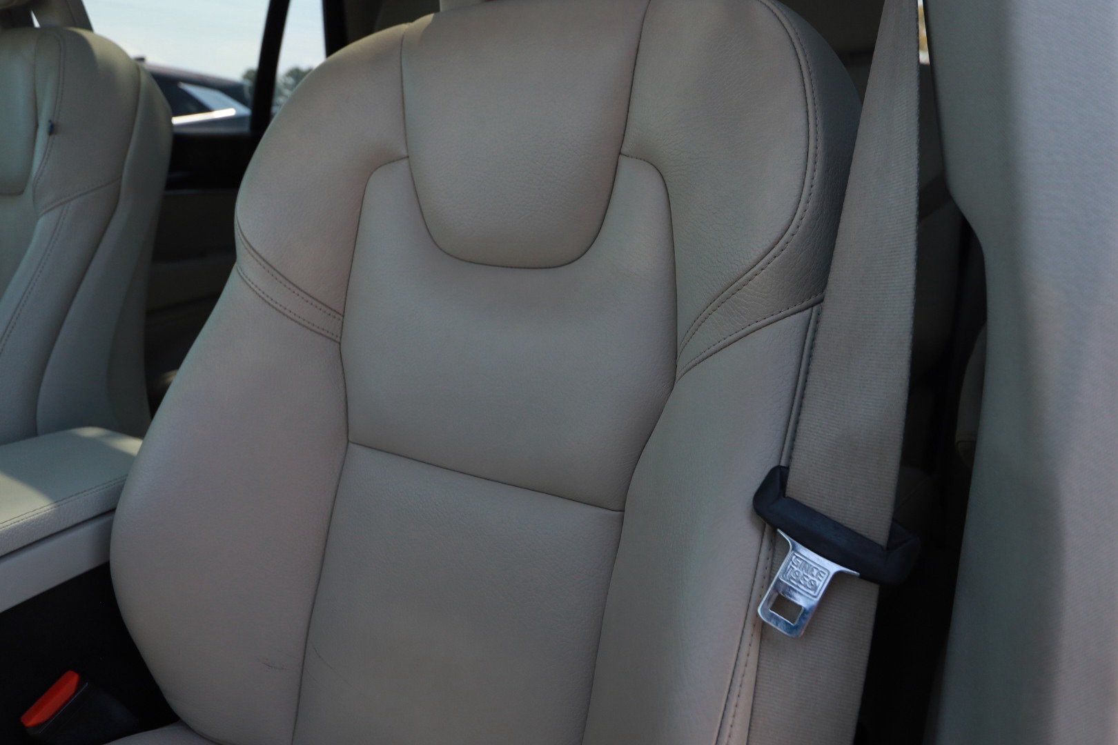 Used 2017 Volvo XC90 T6 Momentum w/ Vision Package AWD/4WD image 19