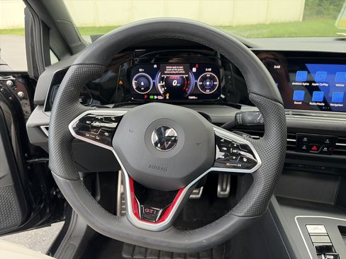 Used 2022 Volkswagen GTI SE FWD image 25