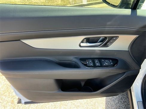 New 2025 Nissan Murano SL image 11