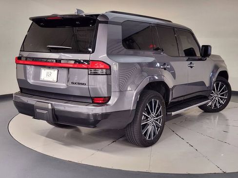 Used 2025 Lexus GX 550 w/ Accessory Package (2T) AWD/4WD image 2