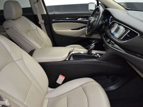 Used 2018 Buick Enclave Essence image 25