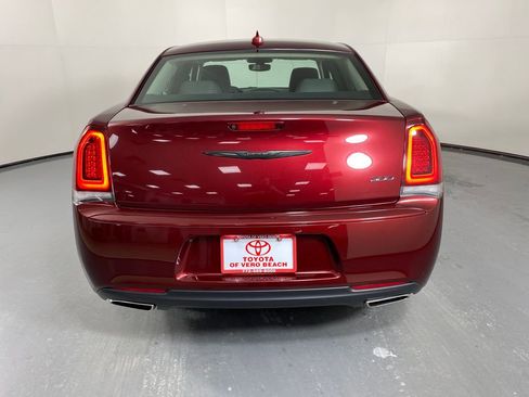 Used 2023 Chrysler 300 Touring w/ Sport Appearance Package image 5