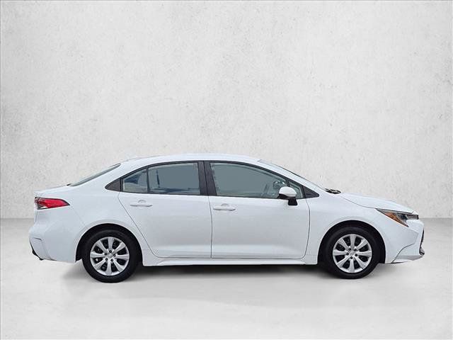 Used 2024 Toyota Corolla LE FWD image 4
