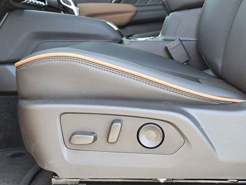 New 2025 GMC Canyon AT4 w/ Nightfall Edition image 18