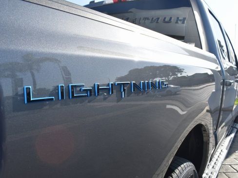 Used 2025 Ford F150 Lightning Lariat AWD/4WD image 7