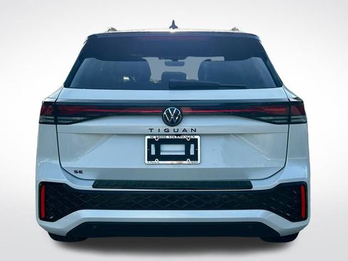 New 2026 Volkswagen Tiguan SE R-Line FWD image 6