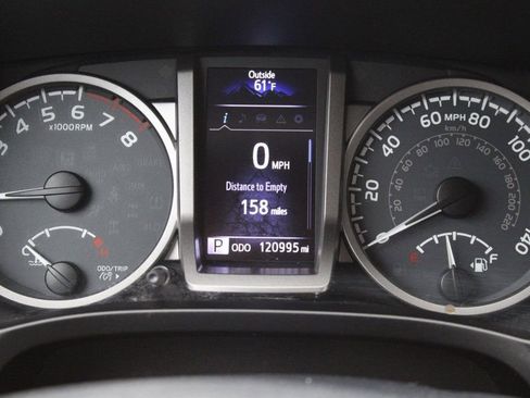 Used 2017 Toyota Tacoma SR5 image 11