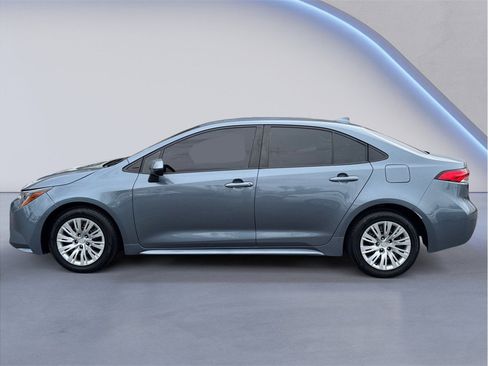 Used 2022 Toyota Corolla LE w/ Carpet Mat Package (TMS) FWD image 3