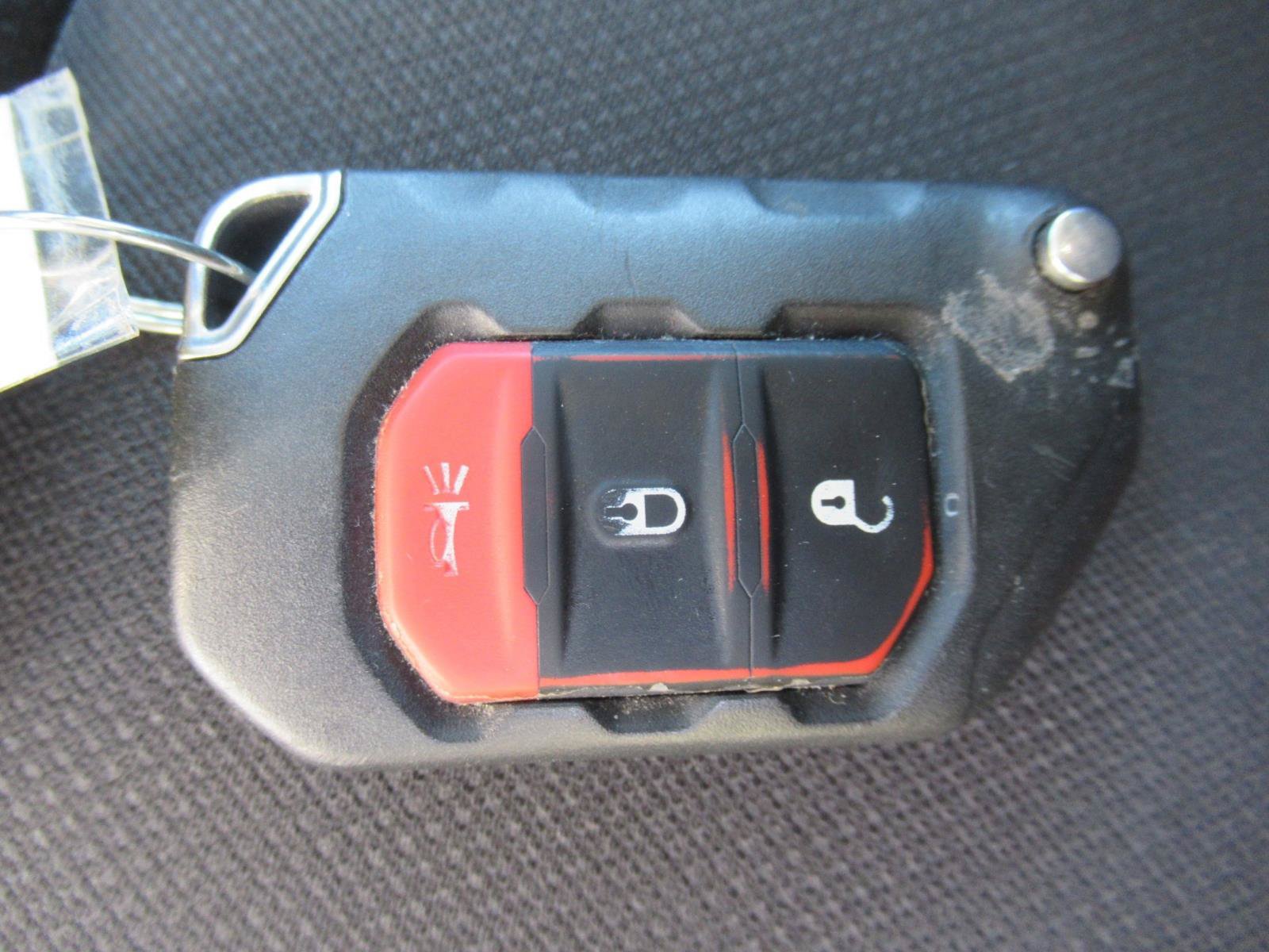 Used 2018 Jeep Wrangler Unlimited Sport S AWD/4WD image 32