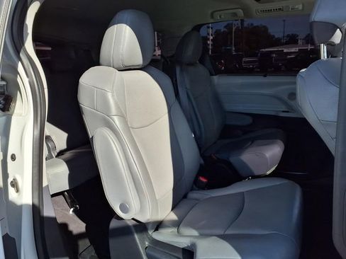 Used 2023 Toyota Sienna XLE w/ XLE Plus Package image 20