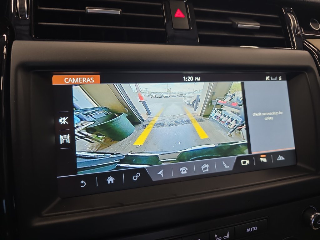 Used 2018 Land Rover Discovery SE AWD/4WD image 27