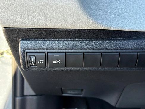 Used 2024 Toyota Corolla SE image 19